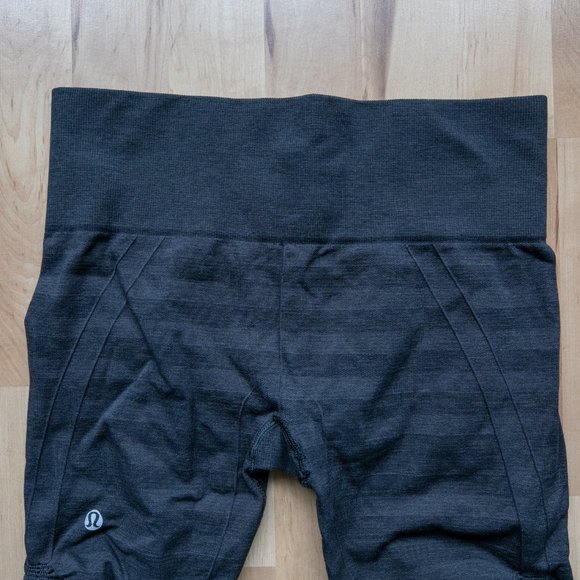 Lululemon In The Flow Crop Stripe - Picture 5 of 5